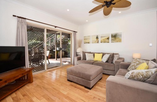 Warana House | Beach Front Elegance - Space & Privacy ZF5