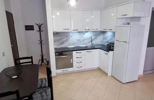 Shkembi i Kavajes Apartment | BEACH FRONT RIEM