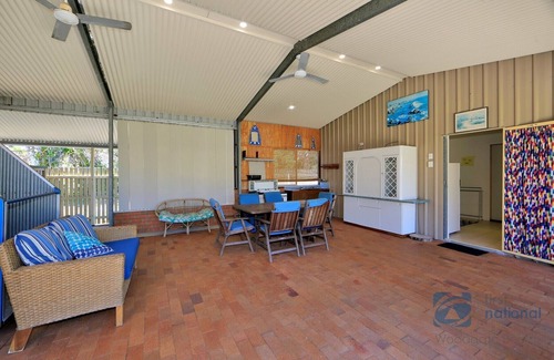 Woodgate House | Beach Front Spectacular! @ 66 The Esplanade WOODGATE