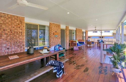 Woodgate House | Beach Front Spectacular! @ 66 The Esplanade WOODGATE