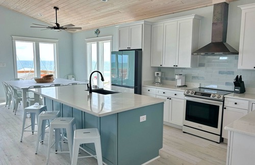 Southpointe House | Beach Front w/Private Pool & Pet Friendly!