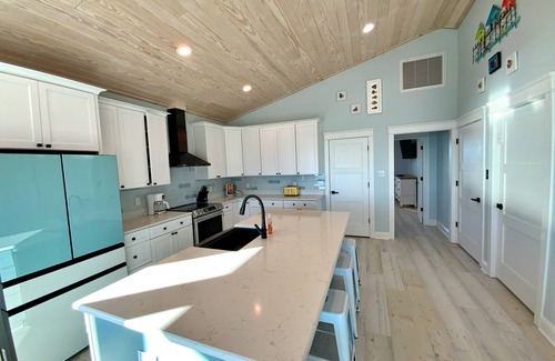 Southpointe House | Beach Front w/Private Pool & Pet Friendly!