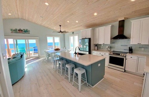 Southpointe House | Beach Front w/Private Pool & Pet Friendly!