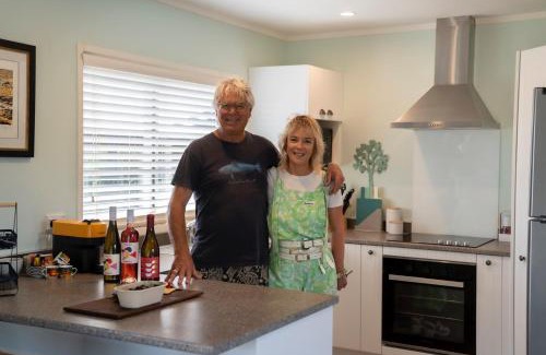 Te Awanga House | Beach Front Wine makers cottage