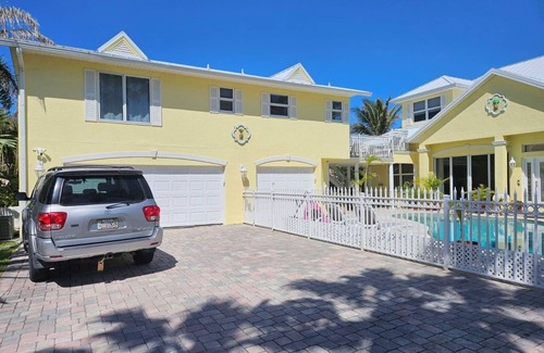 Floridana Beach Apartment | Beach front with pool ! Great reviews . Very Quiet area !