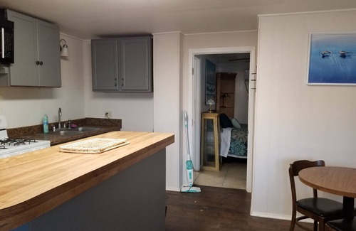 Port Mansfield Apartment | Beach getaway walking distance to watèr