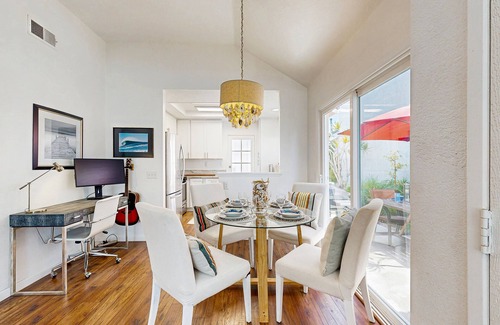 Aviara Cottage | Beach Getaway with Furnished Patio & Full Kitchen + Shared Pool & Spa