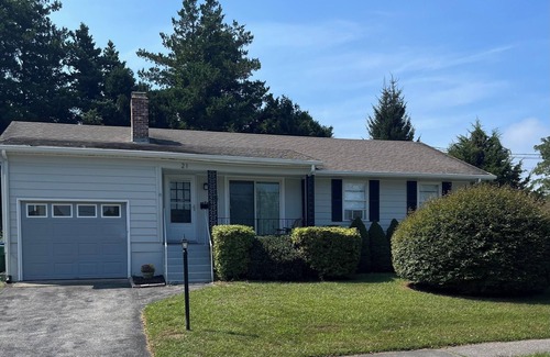 Waterford House | Beach Haven, Family getaway-walk to beaches