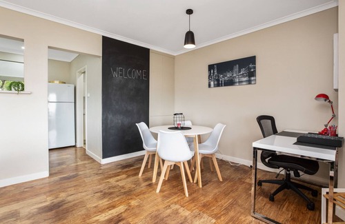 The Hill Apartment | Beach Haven on The Hill