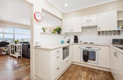 The Hill Apartment | Beach Haven on The Hill