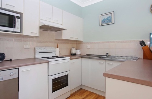 Hawks Nest House | Beach Haven - opposite the beach