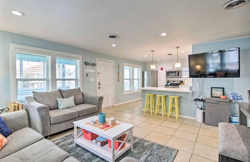 South Padre Island Cottage | Beach Home w/Pool & Hot Tub < 1 Block to Beach!