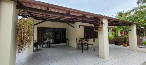 Barra da Lagoa House | Beach House 800m from Paradise!