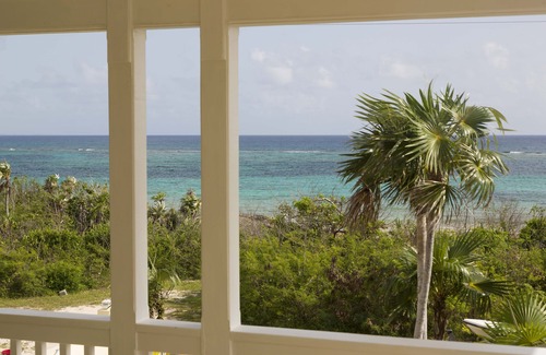 Clarence Town House | Beach House At Dean's Blue Hole - Walking Distance To The Blue Hole!