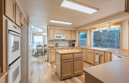 Bellingham House | Beach house at Lummi bay