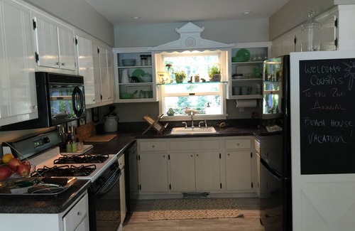 Mattituck House | Beach house cape in North Fork's wine country