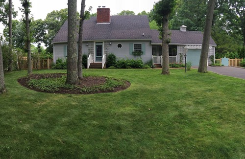 Mattituck House | Beach house cape in North Fork's wine country
