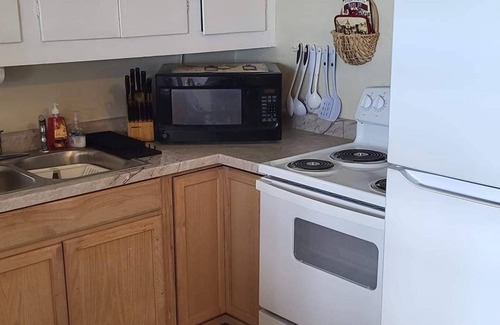 Oak Harbor House | Beach house close to Toledo, Cedar Point, and Put In Bay.