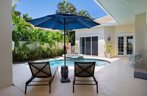 Wabasso Beach House | Beach house in gated community. 4/3 with pool & hot tub, including guest cabana.