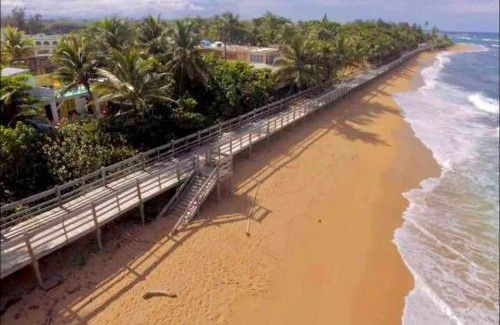 Campamento Pinones House | beach house in Piones near Airport SJU