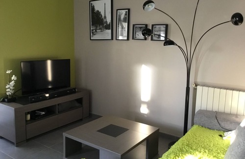 Sete Cabin | Beach house in SETE- Private parking 150 m2 enclosed garden with gate