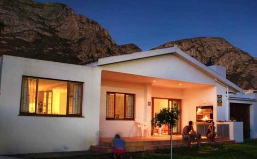 Voelklip House | Beach House on 9th