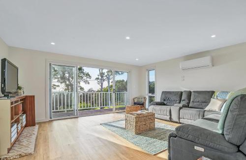 Bridport House | Beach House on Bentley