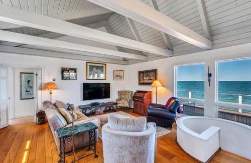 Montauk House | Beach House on Fort Pond Bay