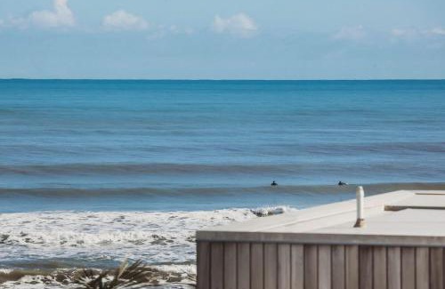 Rewa House | Beach House On Hamblyn