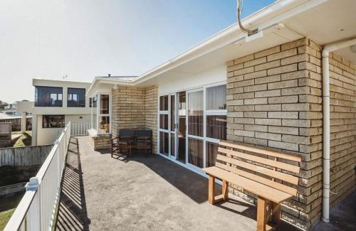 Rewa House | Beach House On Hamblyn