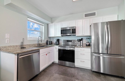 Gulf Shores Condo | Beach House | Private Pool | Sleeps 30