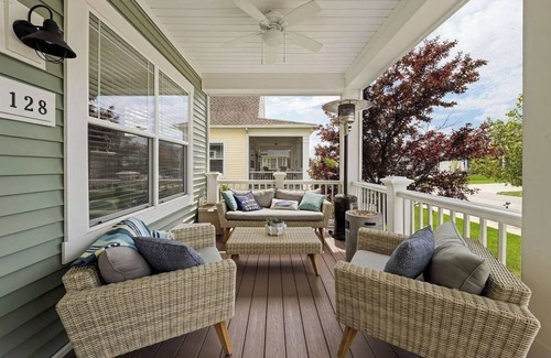Marblehead House | Beach house in BayPoint Marina amenities to a clubhouse, pools, beaches.