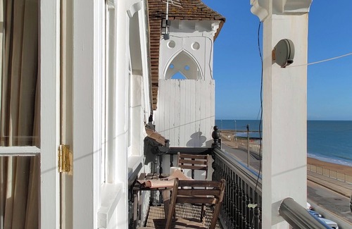Ramsgate House | Beach house with private smugglers caves
