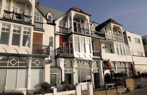 Ramsgate House | Beach house with private smugglers caves