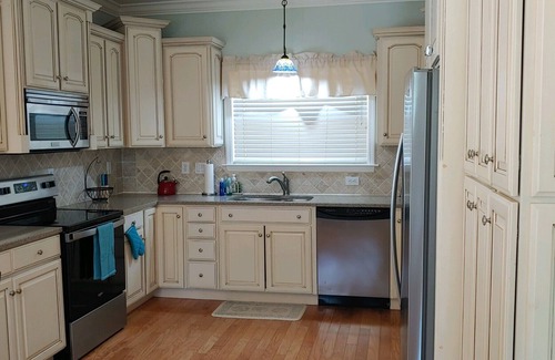 Nettles Island House | Beach house within walking distance to the beach 2 bed 2 bath
