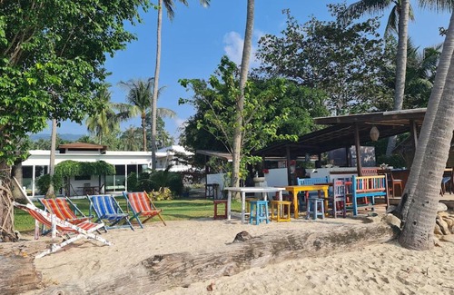 Thong Krut House | BEACH HOUSE WOODY