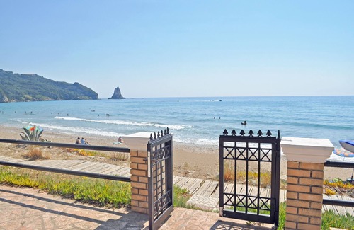 Agios Gordios House | Beach houses Yannis at Agios Gordios