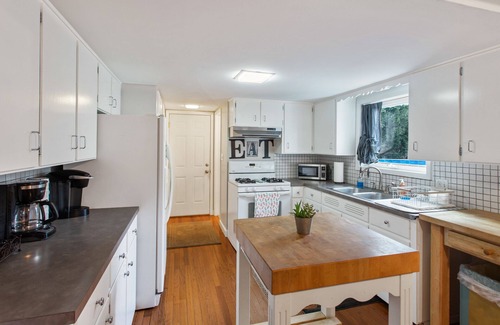 Holland House | Beach Inspired Home: Pool, Near Lake Michigan Beaches & Downtown Holland