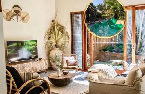Byron Bay House | Beach Jungle - Hot Tub, Firepit & Pool in Beachside Oasis