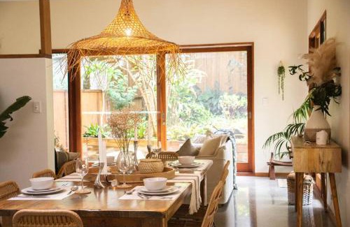 Byron Bay House | Beach Jungle - Hot Tub, Firepit & Pool in Beachside Oasis