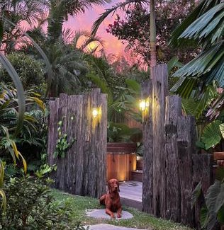 Byron Bay House | Beach Jungle - Pet-Friendly Hot Tub, Firepit & Pool in Beachside Hideaway