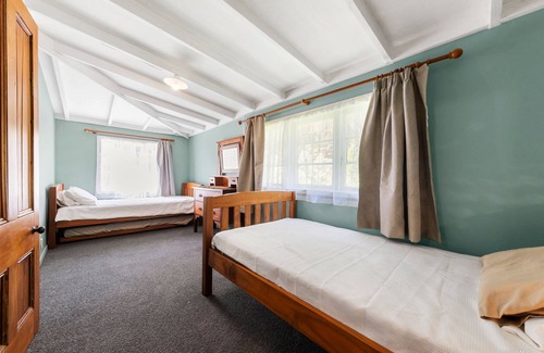 Bethells Beach House | Beach, Lake, Bush and more..