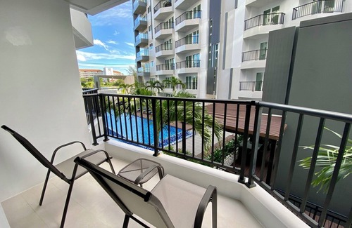 Kram Condo | Beach living 1 bdrm well equiped kitchen, AC, Wi-Fi and Living room