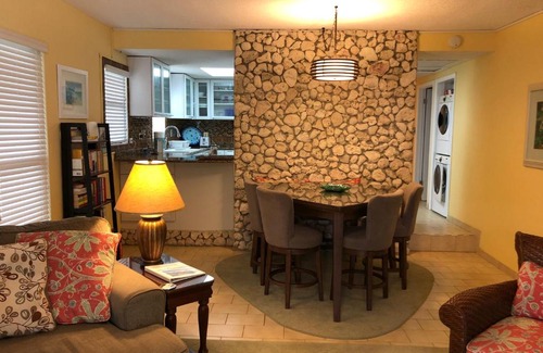 West Bay Apartment | Beach Living at Villas Pappagallo (BLPT)