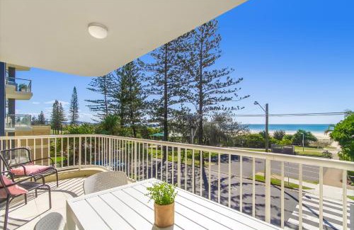 Bilinga Apartment | Beach Pines 5
