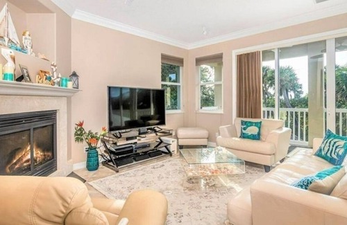 North Beach Villa | Beach!Pool&hot tub,golf cart.Orchid Island Paradise