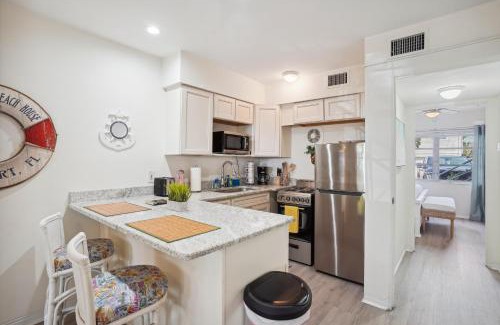 Gulfport Apartment | Beach Quarters ALL