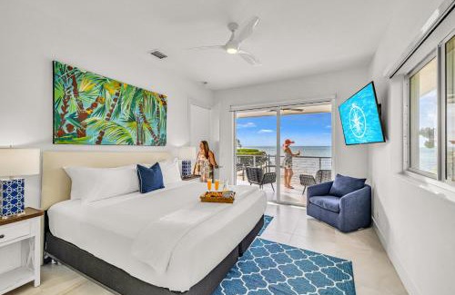 Islamorada House | Beach Residence Private overwater dock Heated Pool Mahi Key