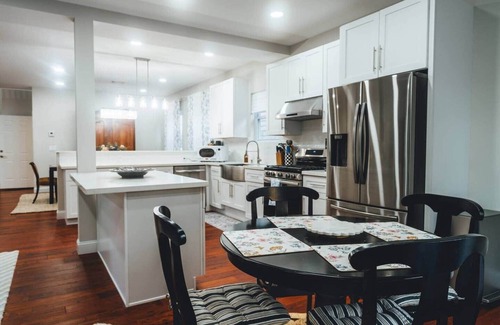 Long Branch House | Beach Retreat+11Br/4Bth+F1 VR sim, Up to 21 guests