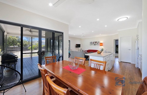 Woodgate House | Beach Retreat at Woodgate Beach